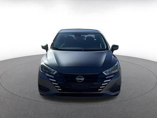 Gun Metallic 2025 Nissan Versa 1.6 SV