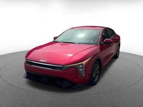 Currant Red 2025 Kia K4 LXS