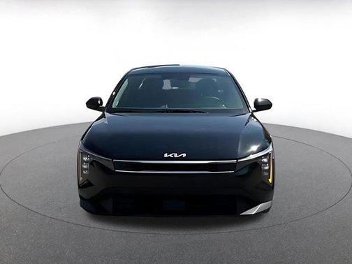 Aurora Black Pearl 2025 Kia K4 LXS