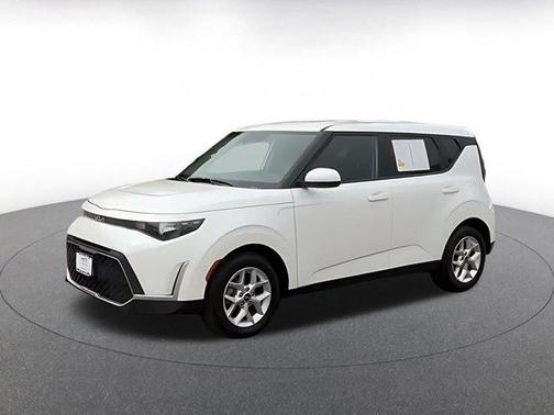 Snow White Pearl 2025 Kia Soul LX