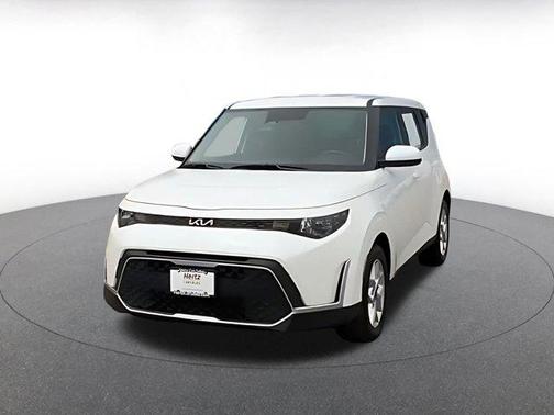 Snow White Pearl 2025 Kia Soul LX
