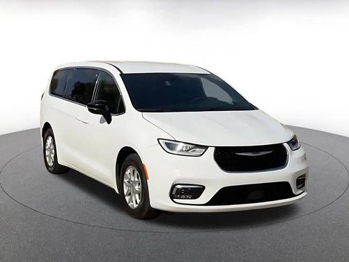 Bright White Clearcoat 2025 Chrysler Pacifica L