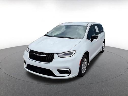 Bright White Clearcoat 2025 Chrysler Pacifica L