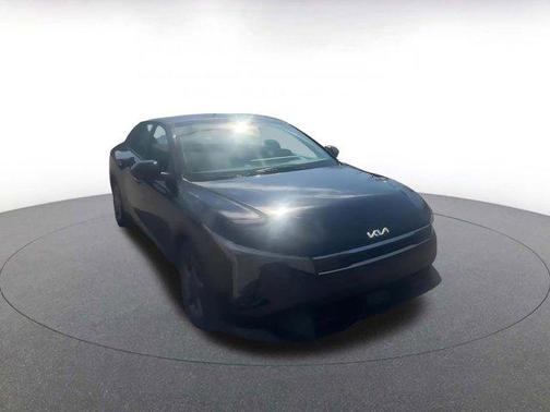 Aurora Black Pearl 2025 Kia K4 LXS