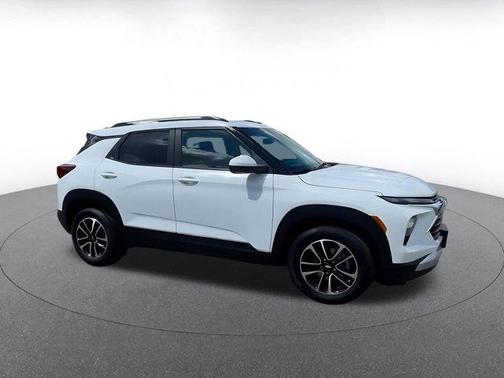 Summit White 2025 Chevrolet Trailblazer LT