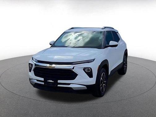 Summit White 2025 Chevrolet Trailblazer LT