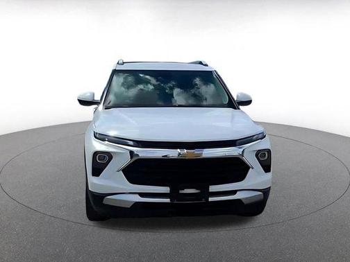 Summit White 2025 Chevrolet Trailblazer LT