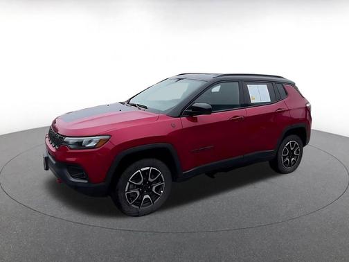 Red Hot Pearlcoat 2025 Jeep Compass Trailhawk