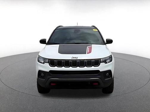 Bright White Clearcoat 2025 Jeep Compass Trailhawk