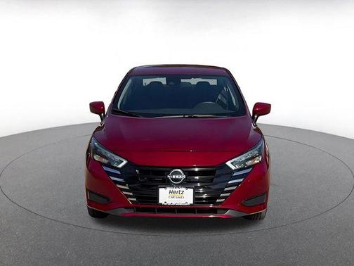 Scarlet Ember Tintcoat 2025 Nissan Versa 1.6 SV