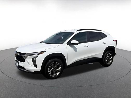 Summit White 2025 Chevrolet Trax LT