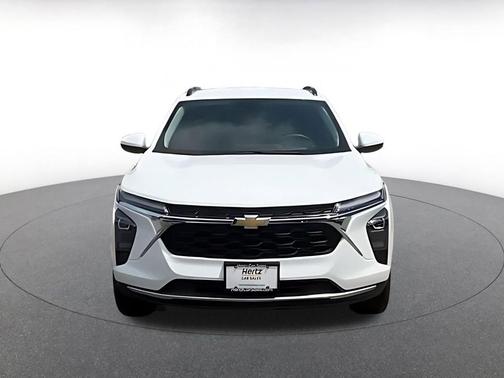 Summit White 2025 Chevrolet Trax LT