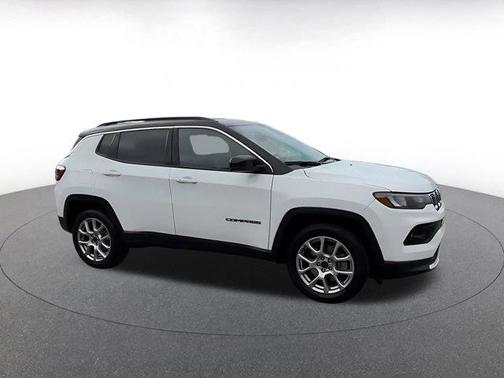 Bright White Clearcoat 2025 Jeep Compass Limited