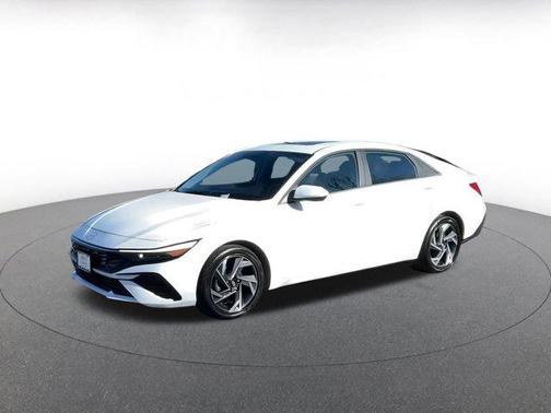 2025 Hyundai ELANTRA SEL