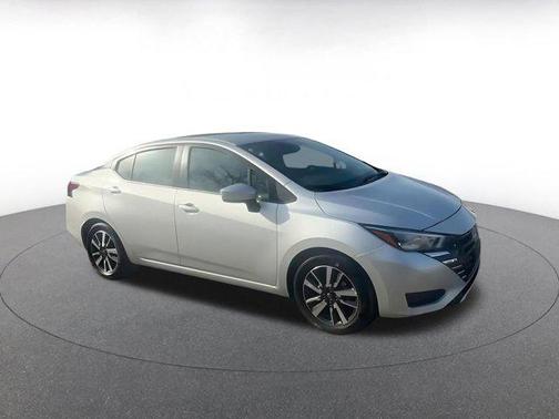 Brilliant Silver Metallic 2025 Nissan Versa 1.6 SV