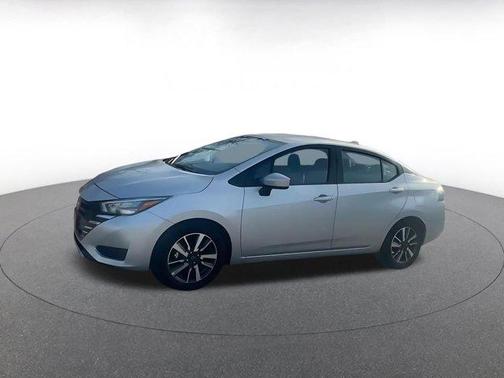 Brilliant Silver Metallic 2025 Nissan Versa 1.6 SV