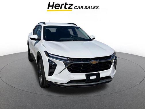 Summit White 2025 Chevrolet Trax LT