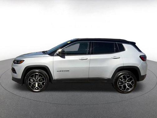 Silver Zynith Metallic Clearcoat 2025 Jeep Compass Limited
