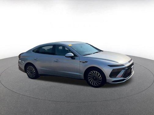 2024 Hyundai SONATA Hybrid SE