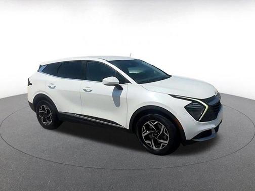 Snow White Pearl 2024 Kia Sportage LX