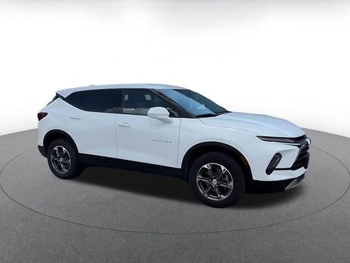 Summit White 2025 Chevrolet Blazer 2LT