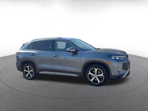 Platinum Gray Metallic 2026 Volkswagen Tiguan 2.0T SE