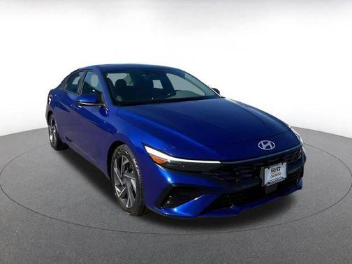 2025 Hyundai ELANTRA SEL