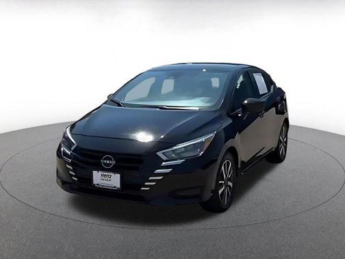 Super Black 2025 Nissan Versa 1.6 SV