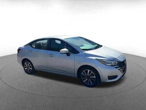 Brilliant Silver Metallic 2025 Nissan Versa 1.6 SV