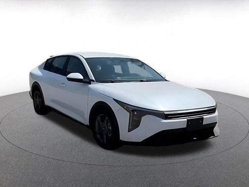 Snow White Pearl 2025 Kia K4 LXS