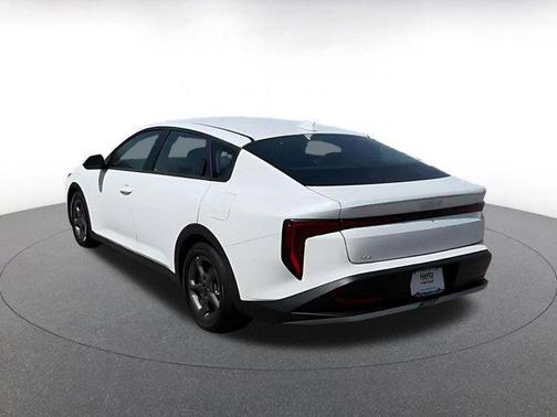 Snow White Pearl 2025 Kia K4 LXS