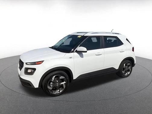Lunar White 2025 Hyundai VENUE SEL