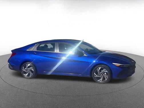 2025 Hyundai ELANTRA SEL