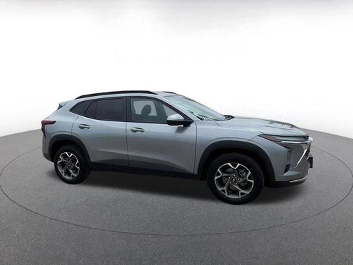 Sterling Gray Metallic 2025 Chevrolet Trax LT