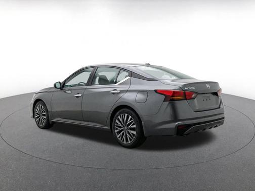 Gun Metallic 2025 Nissan Altima SV FWD