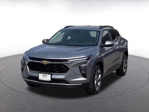 Sterling Gray Metallic 2025 Chevrolet Trax LT
