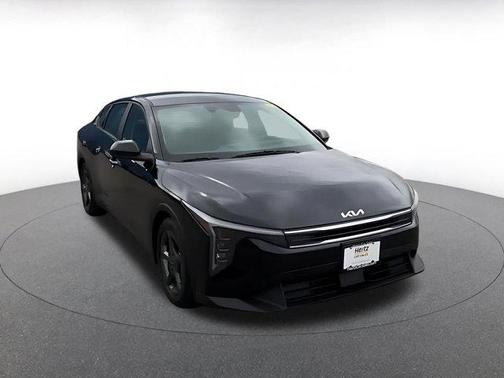 Aurora Black Pearl 2025 Kia K4 LXS