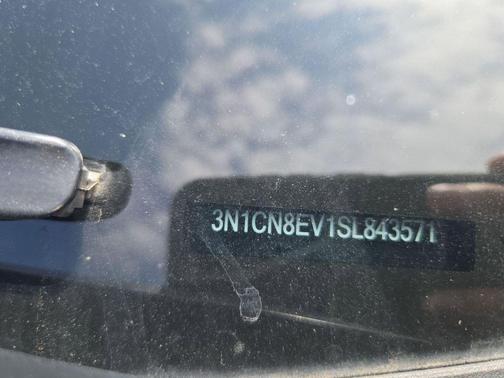 Super Black 2025 Nissan Versa 1.6 SV