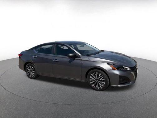 Gun Metallic 2025 Nissan Altima SV FWD