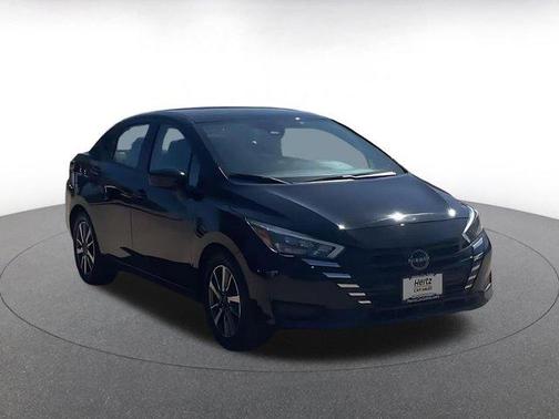 Super Black 2025 Nissan Versa 1.6 SV