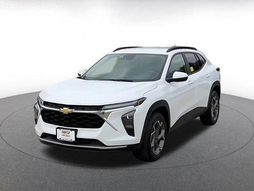 Summit White 2025 Chevrolet Trax LT
