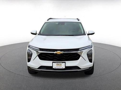 Summit White 2025 Chevrolet Trax LT
