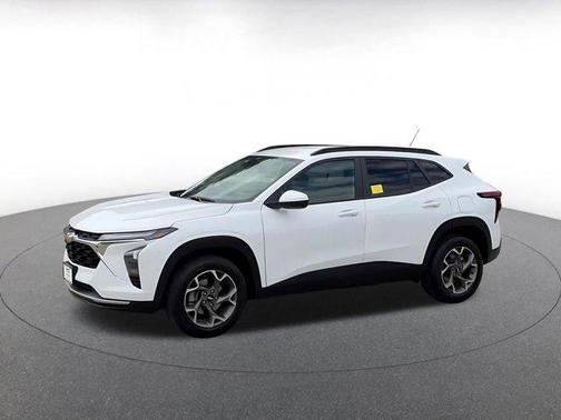 Summit White 2025 Chevrolet Trax LT