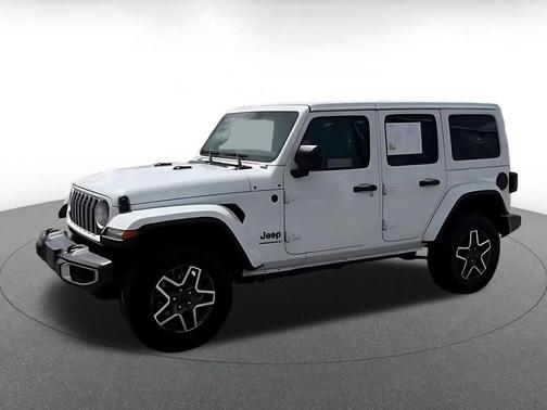 Bright White Clearcoat 2025 Jeep Wrangler 4-Door Sahara 4x4