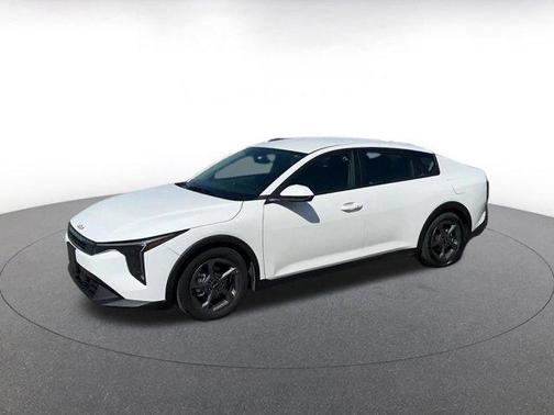 Snow White Pearl 2025 Kia K4 LXS