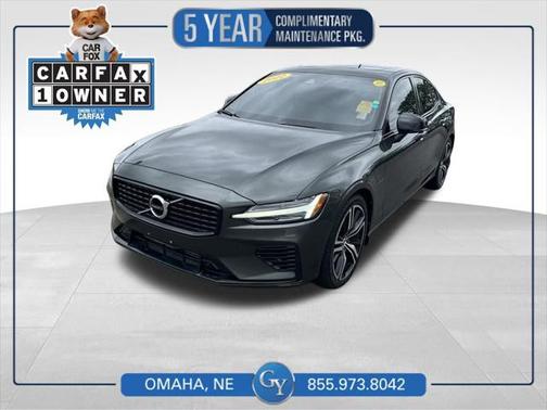 2022 Volvo S60 Recharge Plug-In Hybrid T8 R-Design Expression