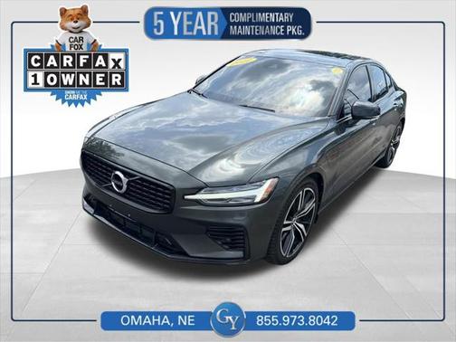 2022 Volvo S60 Recharge Plug-In Hybrid T8 R-Design Expression