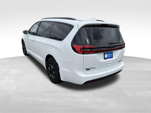 2021 Chrysler Pacifica Hybrid Touring L