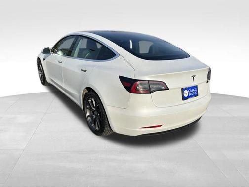 2020 Tesla Model 3 Standard Range Plus