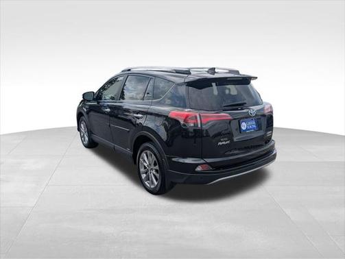 2018 Toyota RAV4 Hybrid SE
